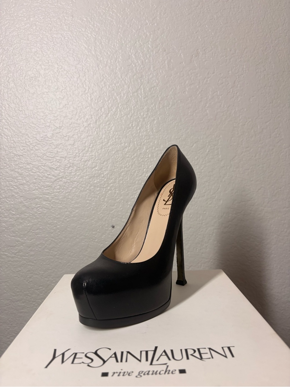 Yves Saint Laurent Cream and Black Logo Shoe Box - Women's Heels